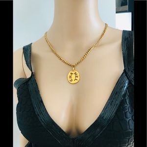 Beautiful Chanel vintage pendant  charm necklace